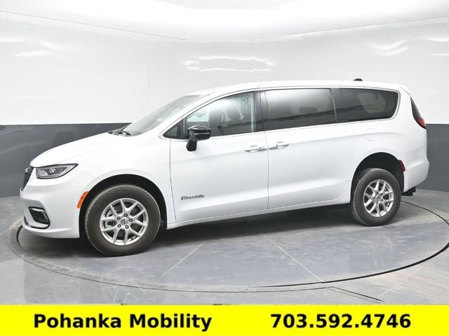 2024 Chrysler Pacifica Touring-L