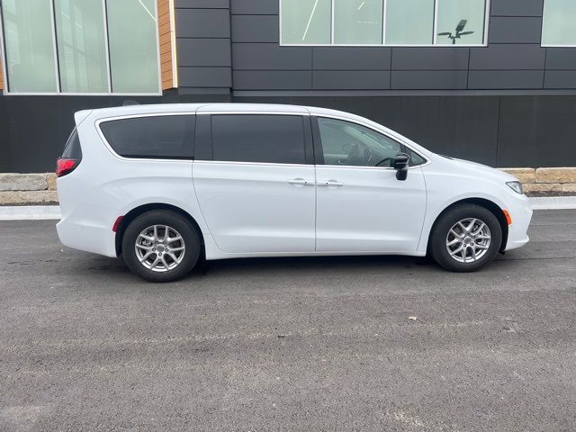 2024 Chrysler Pacifica Touring-L