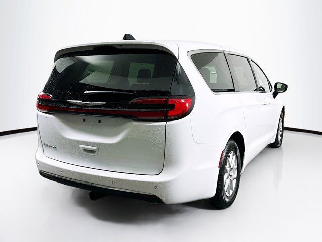 2024 Chrysler Pacifica Touring-L