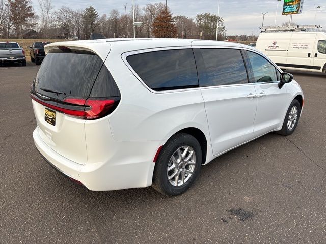 2024 Chrysler Pacifica Touring-L