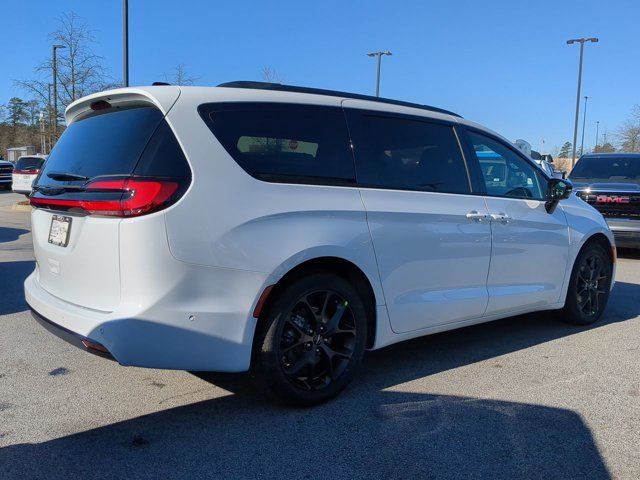 2024 Chrysler Pacifica Touring-L