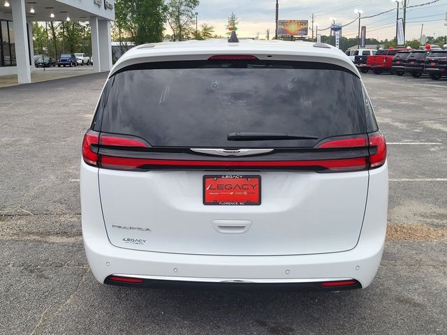 2024 Chrysler Pacifica Touring-L