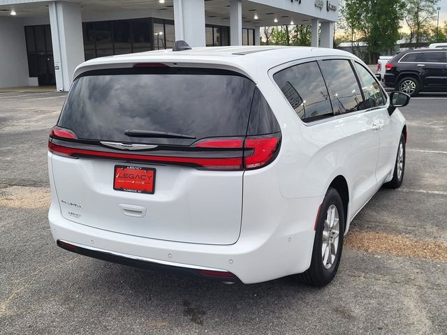 2024 Chrysler Pacifica Touring-L