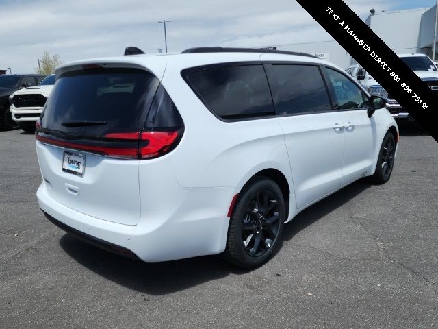 2024 Chrysler Pacifica Touring-L