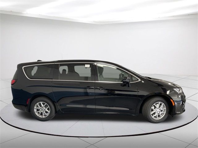 2024 Chrysler Pacifica Touring-L