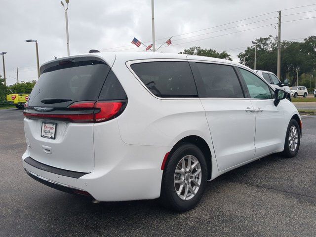 2024 Chrysler Pacifica Touring-L