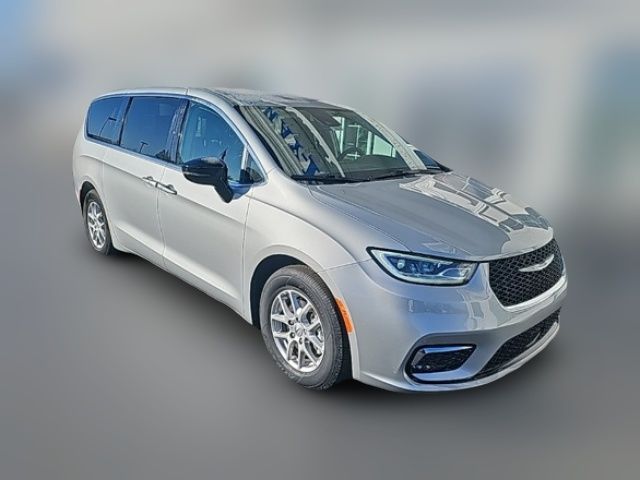 2024 Chrysler Pacifica Touring-L