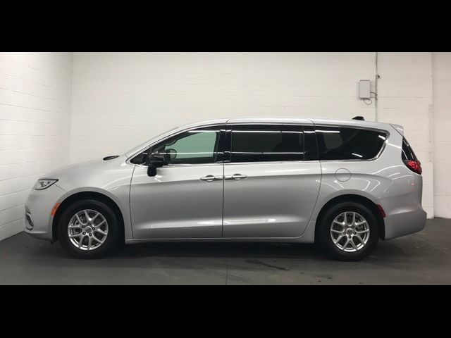 2024 Chrysler Pacifica Touring-L