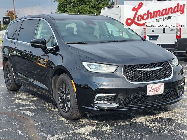 2024 Chrysler Pacifica Touring-L