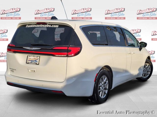 2024 Chrysler Pacifica Touring-L