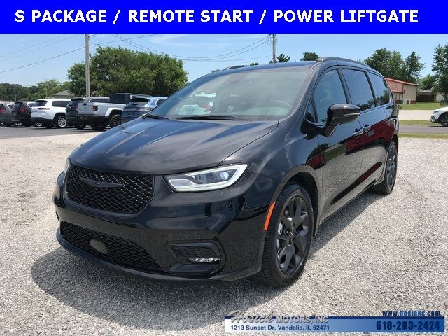 2024 Chrysler Pacifica Touring-L