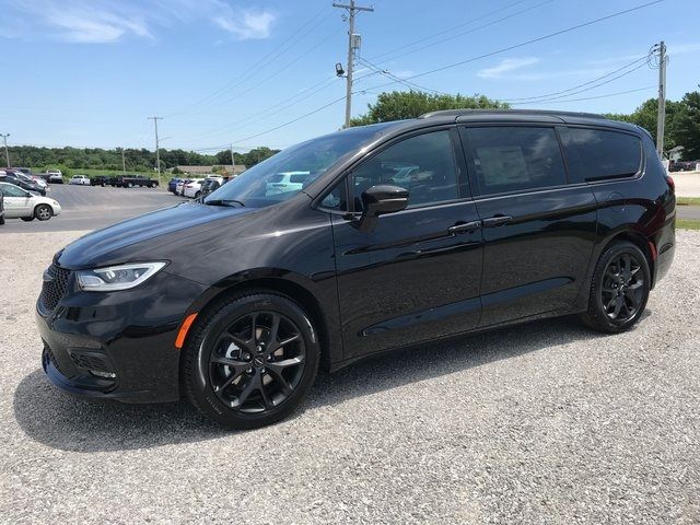 2024 Chrysler Pacifica Touring-L