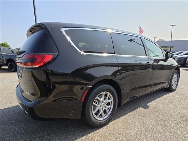 2024 Chrysler Pacifica Touring-L