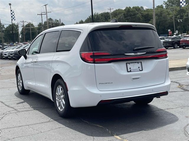 2024 Chrysler Pacifica Touring-L