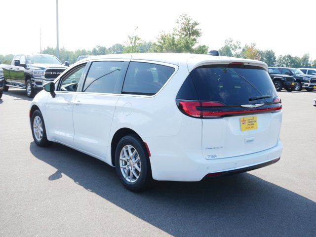 2024 Chrysler Pacifica Touring-L