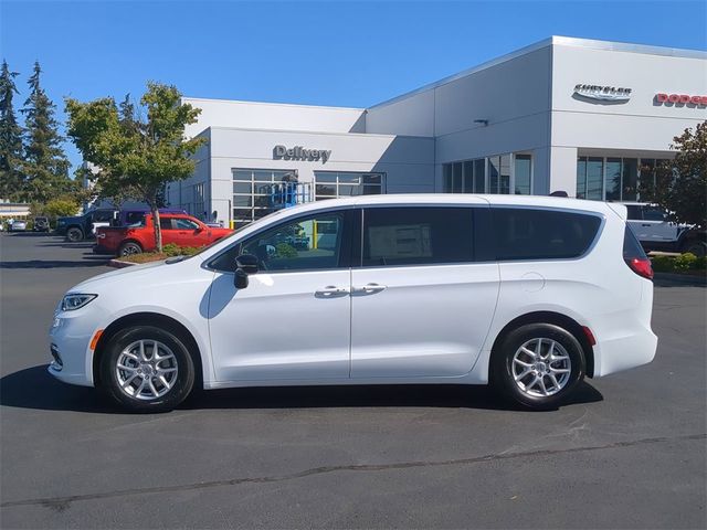 2024 Chrysler Pacifica Touring-L