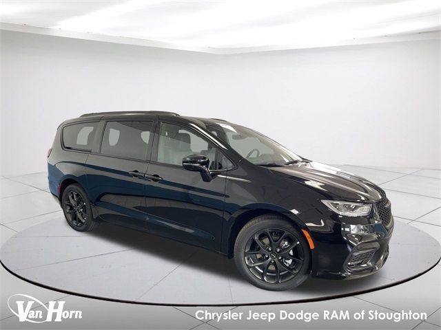 2024 Chrysler Pacifica Touring-L