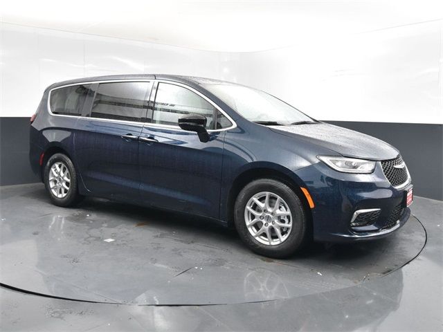 2024 Chrysler Pacifica Touring-L