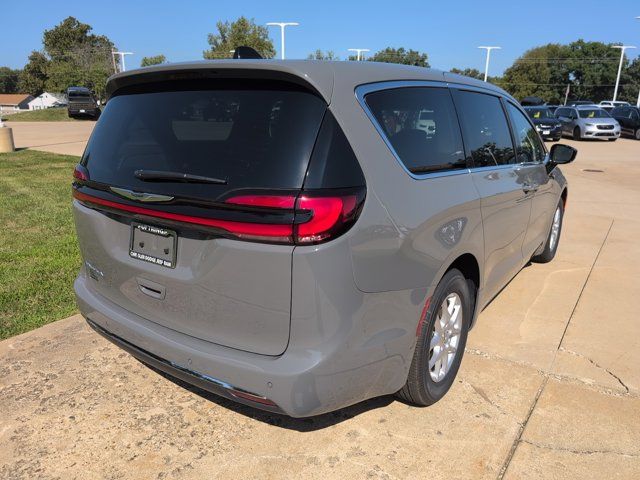 2024 Chrysler Pacifica Touring-L