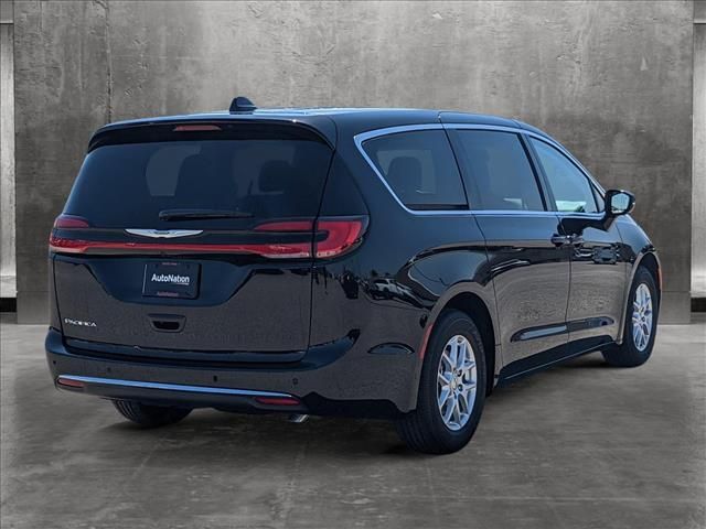 2024 Chrysler Pacifica Touring-L