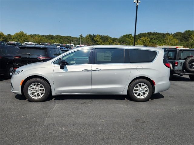 2024 Chrysler Pacifica Touring-L