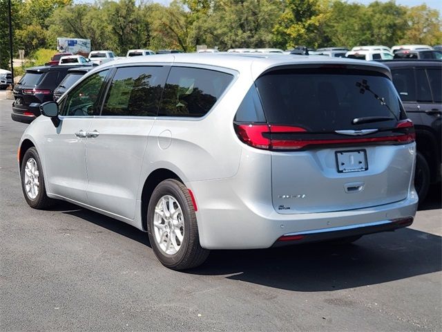 2024 Chrysler Pacifica Touring-L