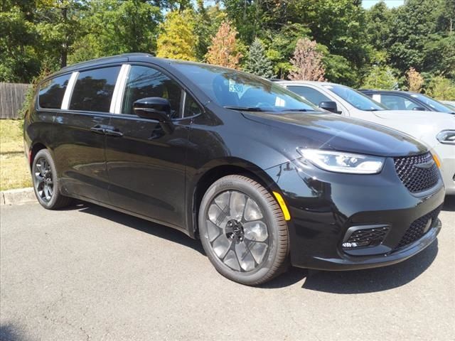 2024 Chrysler Pacifica Touring-L