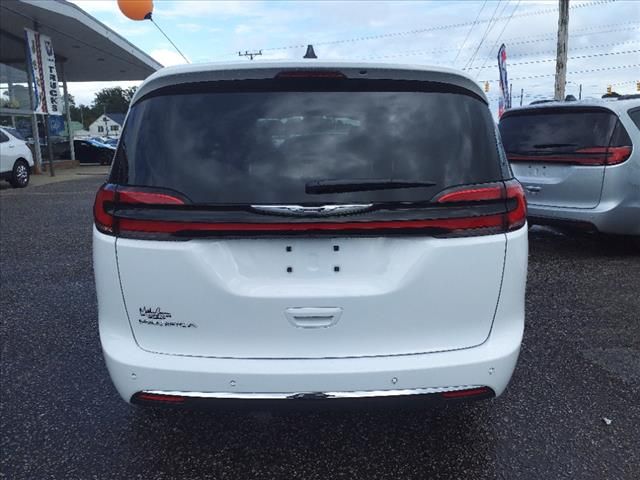 2024 Chrysler Pacifica Touring-L