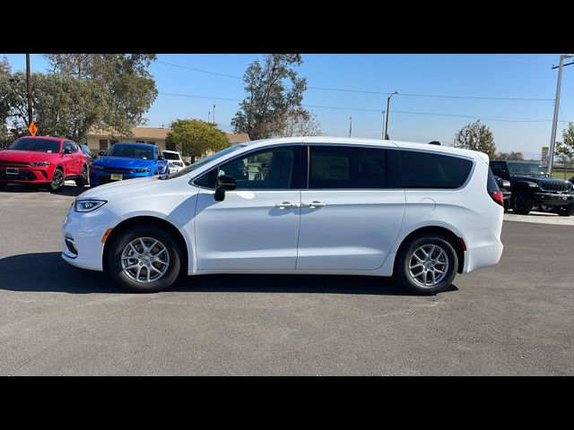 2024 Chrysler Pacifica Touring-L