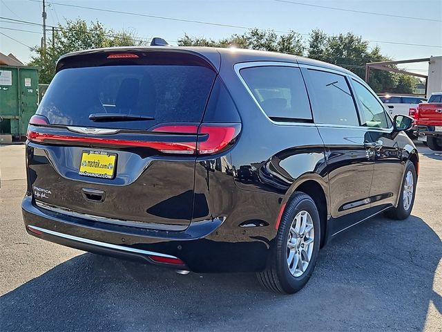 2024 Chrysler Pacifica Touring-L