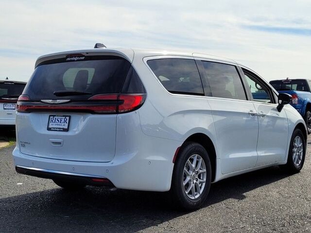 2024 Chrysler Pacifica Touring-L