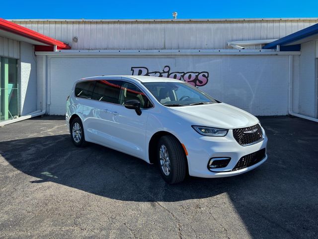 2024 Chrysler Pacifica Touring-L