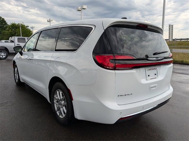 2024 Chrysler Pacifica Touring-L