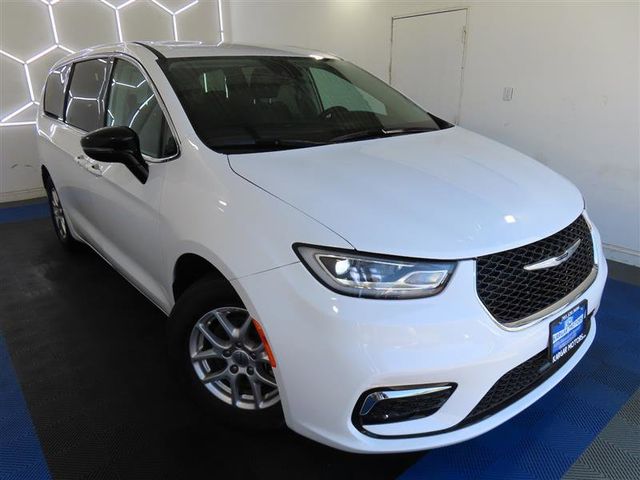 2024 Chrysler Pacifica Touring-L