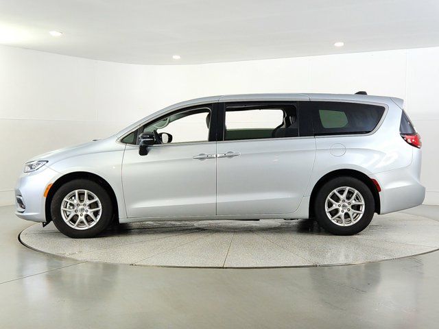 2024 Chrysler Pacifica Touring-L