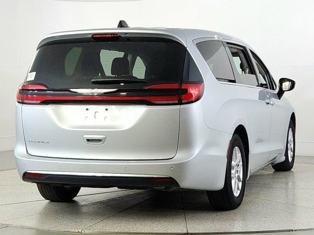 2024 Chrysler Pacifica Touring-L