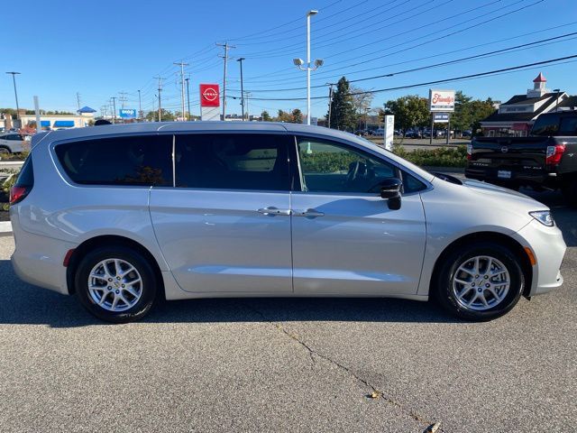 2024 Chrysler Pacifica Touring-L