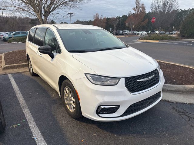 2024 Chrysler Pacifica Touring-L