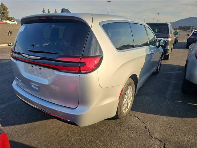 2024 Chrysler Pacifica Touring-L