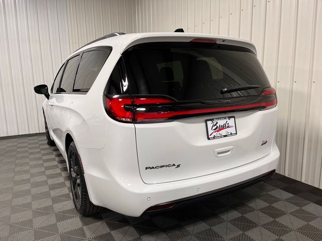 2024 Chrysler Pacifica Touring-L