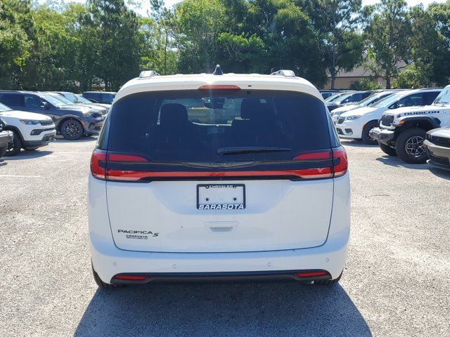 2024 Chrysler Pacifica Touring-L