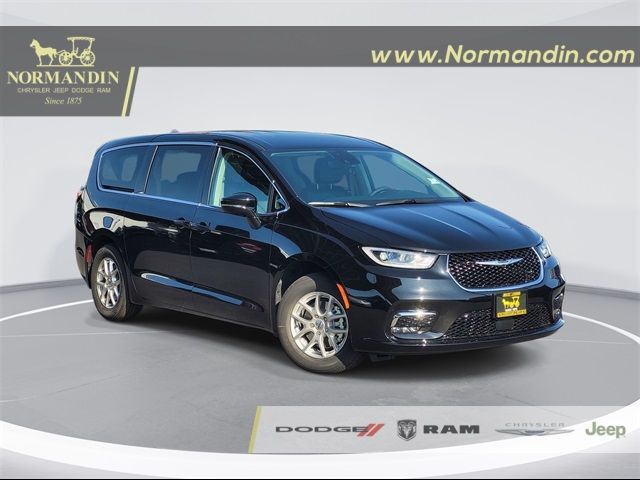 2024 Chrysler Pacifica Touring-L