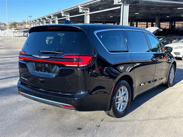 2024 Chrysler Pacifica Touring-L