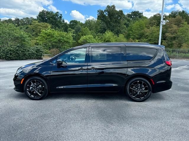 2024 Chrysler Pacifica Touring-L