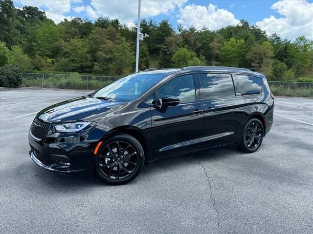 2024 Chrysler Pacifica Touring-L