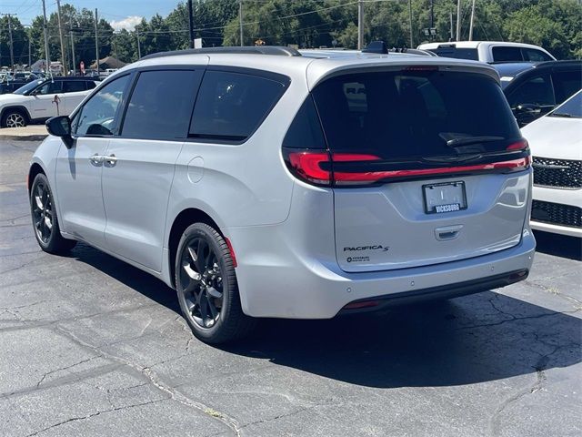 2024 Chrysler Pacifica Touring-L