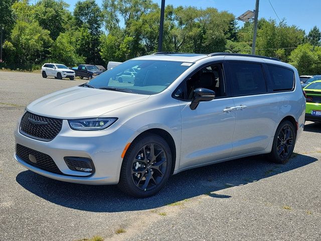 2024 Chrysler Pacifica Touring-L