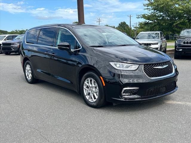 2024 Chrysler Pacifica Touring-L