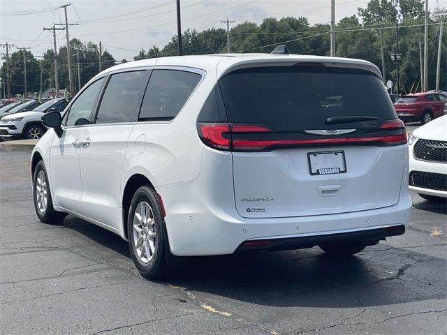 2024 Chrysler Pacifica Touring-L