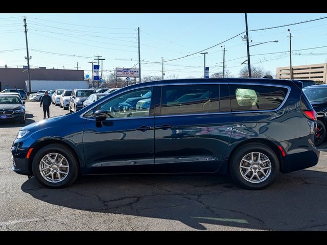 2024 Chrysler Pacifica Touring-L